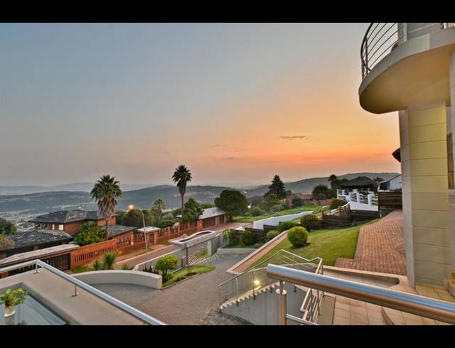 6 BEDROOM HOUSE FOR SALE IN GLENVISTA